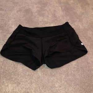 lululemon 2.5" speed ups shorts size 6